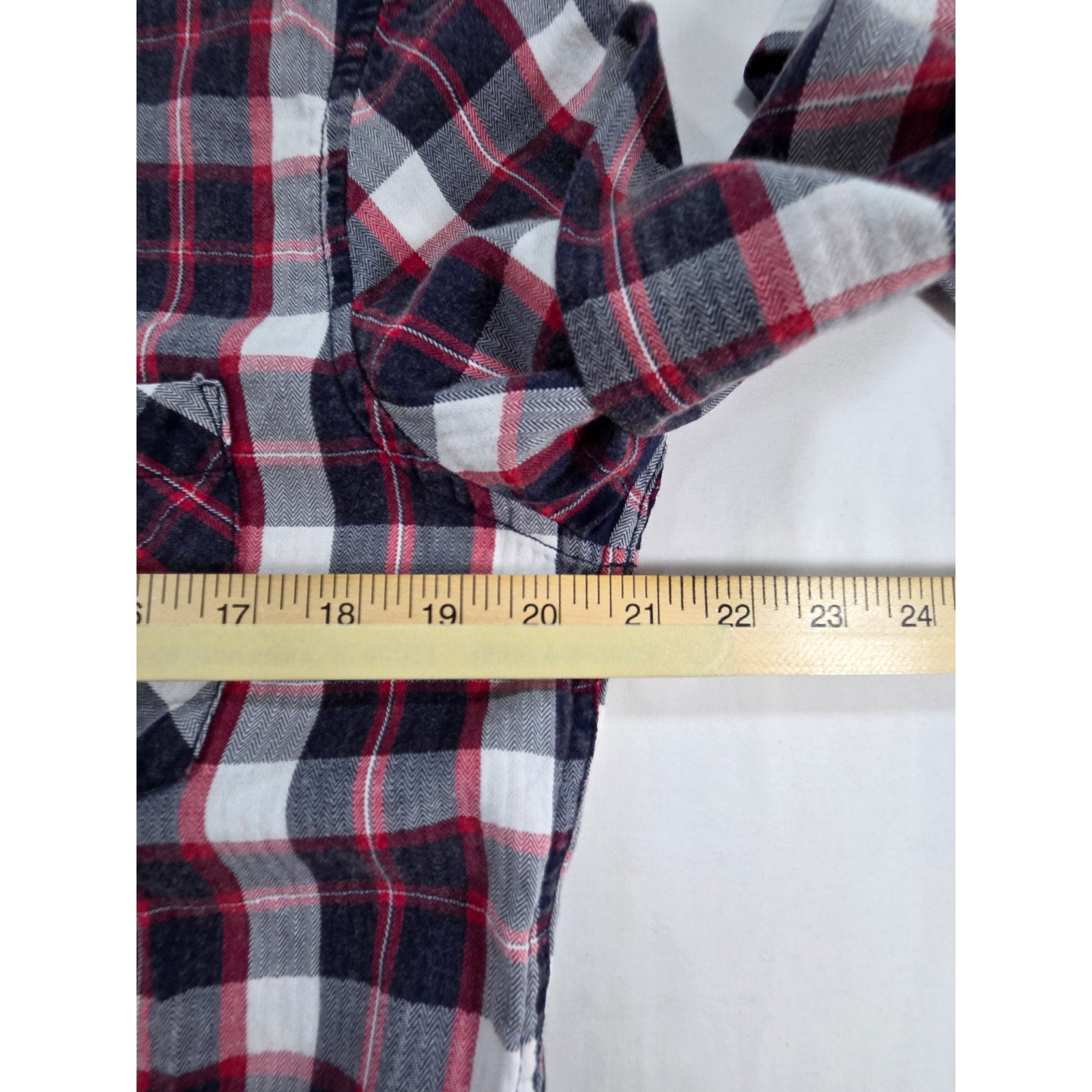 Broken Threads Plaid Long Sleeve Button Up Shirt – L