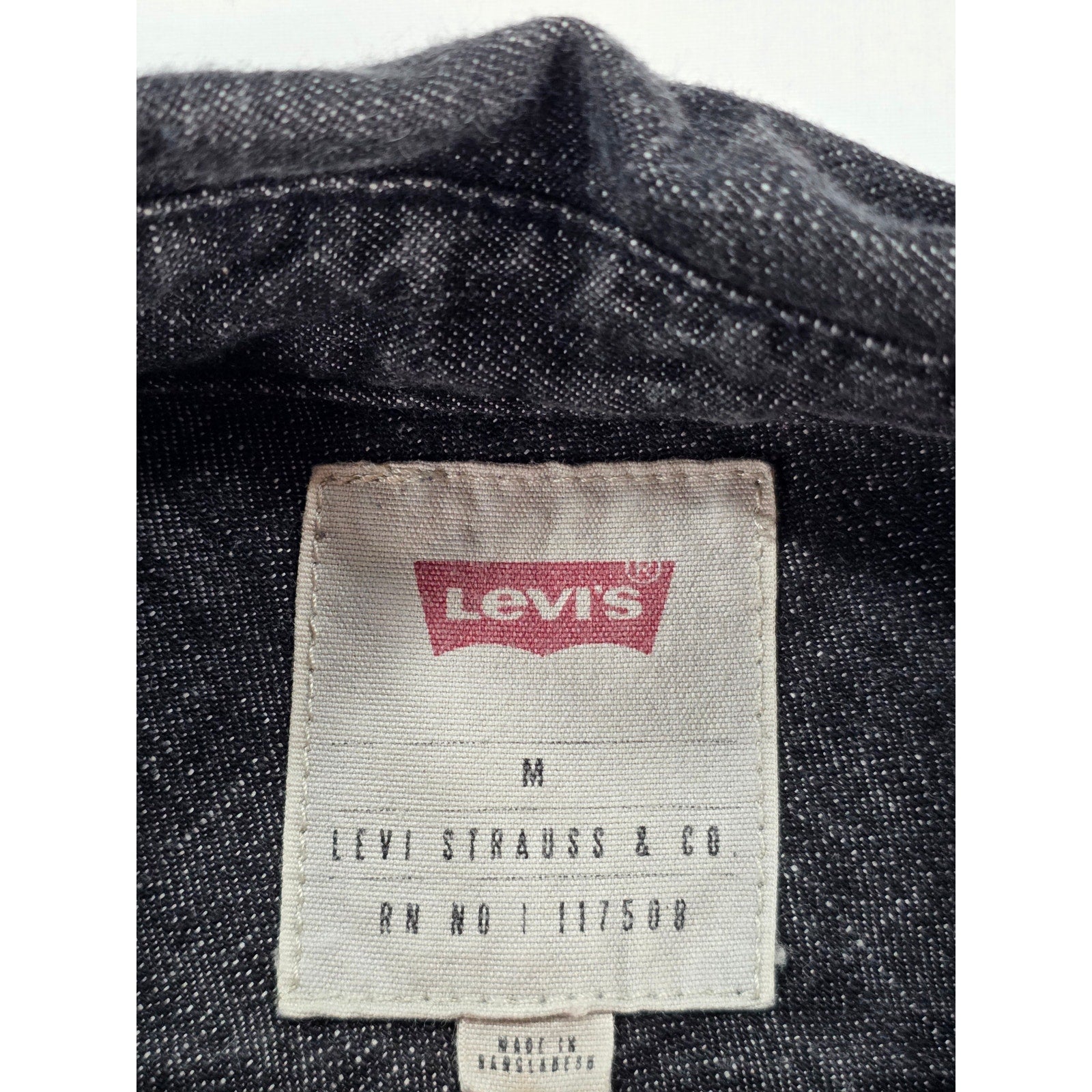 Levis Long Sleeve Button Down Shirt Black – M